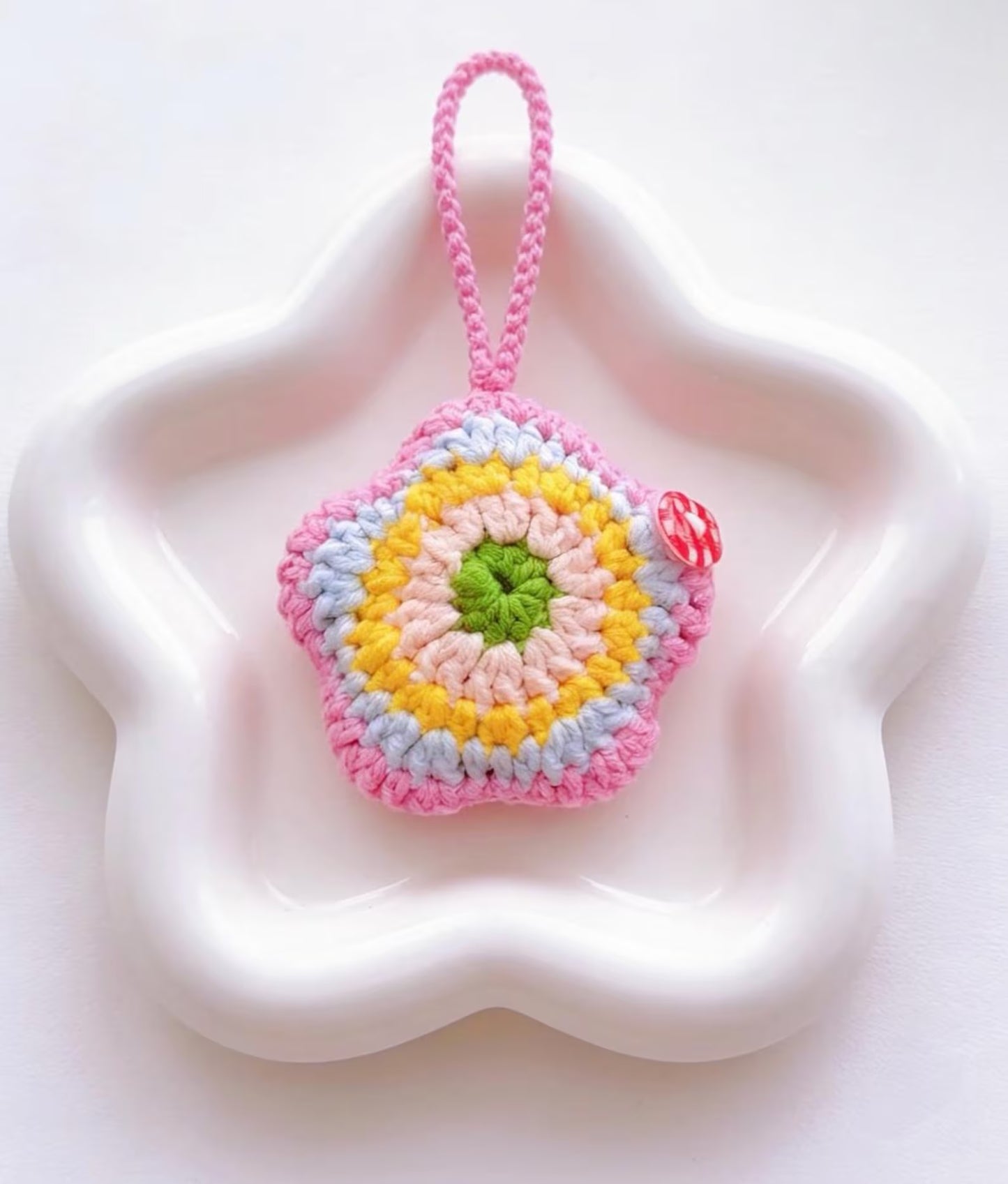 2 in 1 Spring Flower and Apple Crochet Pattern Drink Carrier - Crafts
