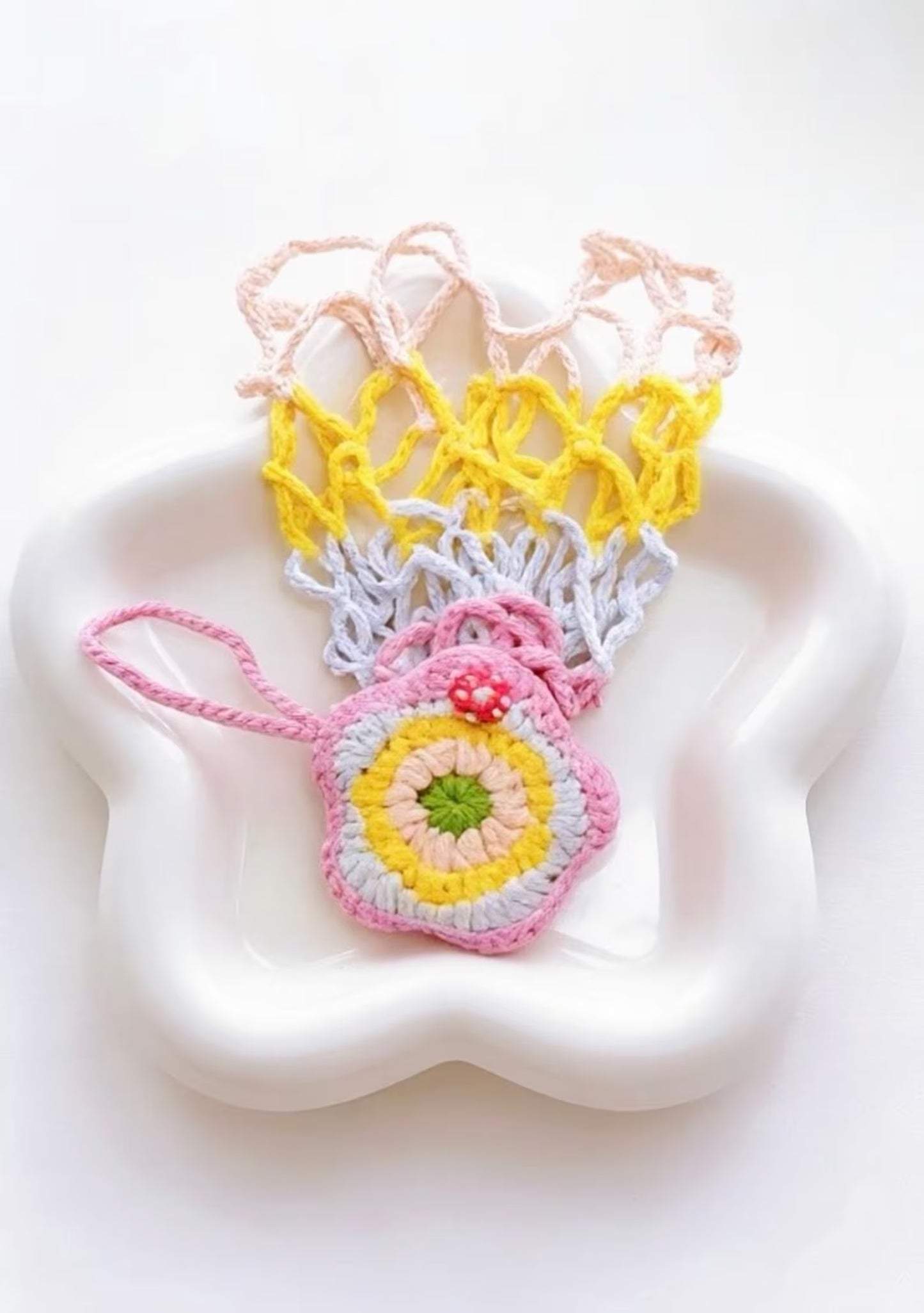 2 in 1 Spring Flower and Apple Crochet Pattern Drink Carrier - Crafts